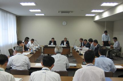 条例案検討会第６回の写真